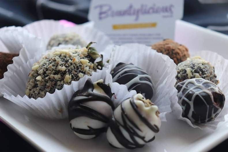 Call Bountyliciousindia To Get Artisanal Handcrafted Chocolates & More