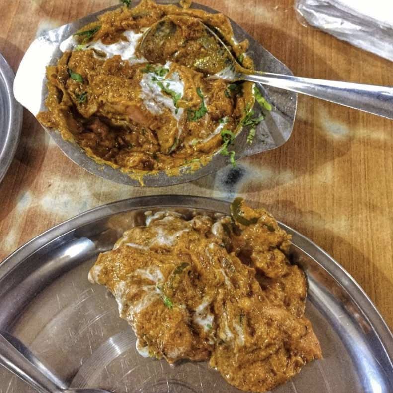 top 10 delicious street food places gurgaon singh-chicken-corner-sector-14-gurgaon